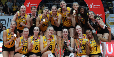 vakifbankta-sampiyonluk-sonrasi-ayrilik-3uKDwhg8.jpg