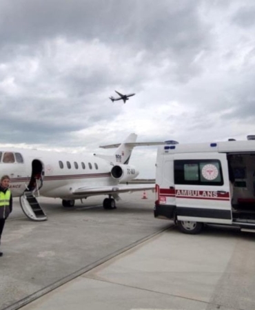 vanda-hayat-kurtaran-sevk-2-gunluk-bebek-ambulans-ucakla-istanbula-ulastirildi-1QNGexJU.jpg