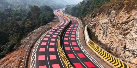 yollar-kirmizi-kaplandi-iste-sebebi-1LKtwHRk.jpg