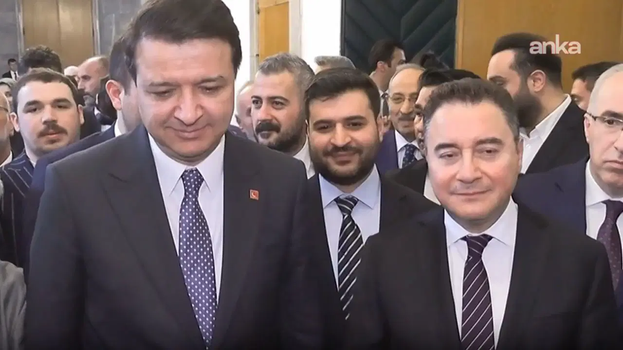 abdullah-gul-ve-ali-babacan-isimleri-gundeme-geldi-mahmut-arikandan-gundem-olan-aday-konusmasina-32jpx2qL.jpg