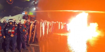 arnavutluk-karisti-tiranda-hukumet-karsiti-protestolarda-catisma-QtdV1In6.jpg