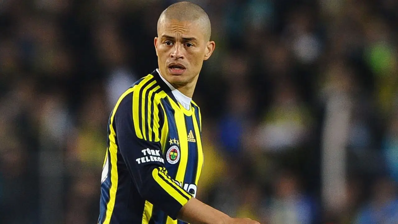 aziz-yildirim-paylasimina-yorum-yapmisti-alex-de-souzadan-fenerbahcedeki-baskanlik-secimi-icin-yeni-aciklama-88Vi3RLD.jpg
