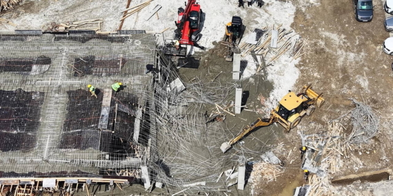 beton-dokumu-sirasinda-kalip-coktu-1-personel-yaralandi-gNG5ONUK.jpg