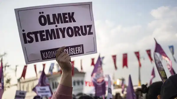 bosanma-asamasinda-oldugu-erkek-elektronik-kelepcesini-ikinci-kez-kirdi-ben-oldukten-sonra-ceza-almasinin-a91w15bH.jpg