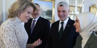 bruksel-siyasetinin-iki-tanidik-ismi-istanbulda-bulustu-kralice-mathildee-bakan-goktas-eslik-etti-Bk1n7Z27.webp