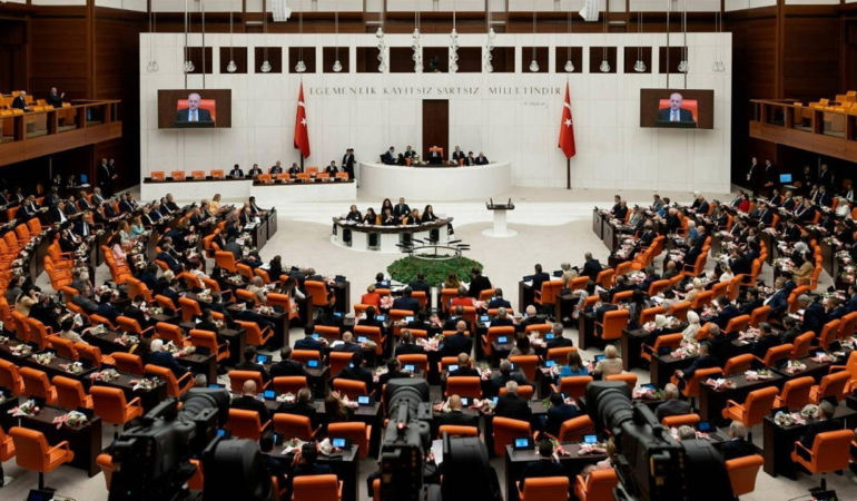 chpden-varlik-barisina-serh-suc-geliri-olabilecek-kazanclarin-turkiyeye-girisi-kolaylasacak-j7fu8wl8.jpg