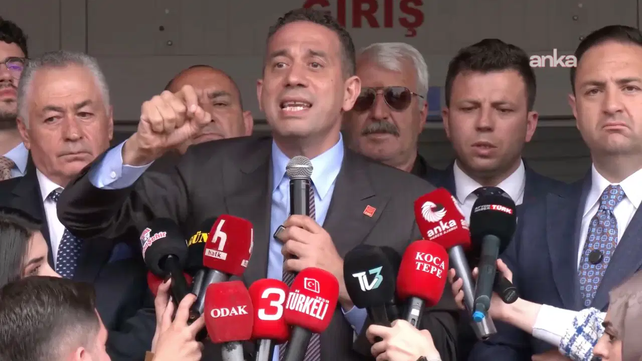 chpli-basarirdan-belediye-onunden-burcu-koksal-tepkisi-bizim-icin-boyle-bir-belediye-baskani-artik-ODSuxjsf.jpg