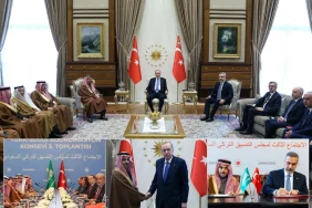 cumhurbaskani-erdogan-suudi-heyeti-kabul-etti-turkiye-ile-suudi-arabistan-arazinda-vize-muafiyeti-2k1eXKDr.webp