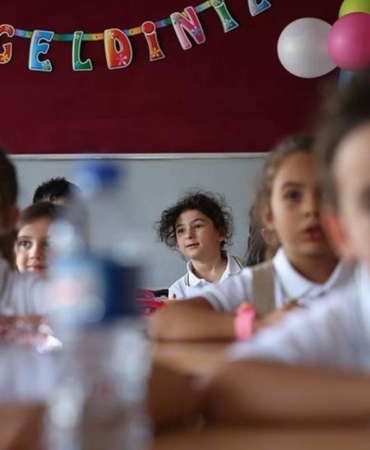 deprem-bolgesindeki-okullara-dijital-destek-paketleri-dagitiliyor-ilk-kivilcim-hatayda-vZrIiz7b.jpg