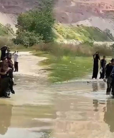 dere-kenarinda-mahsur-kalan-5-arkadasi-itfaiye-kurtardi-OdbIgMrM.jpg