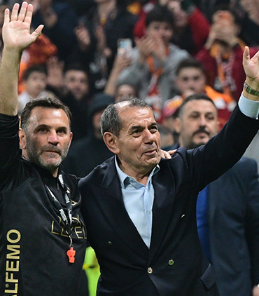 dursun-ozbek-ve-okan-buruk-dipteki-galatasarayi-rekorlarla-zirveye-tasidi-Cp7ug3Z7.jpg
