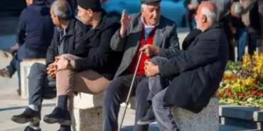 emeklilikte-ek-is-donemi-calisan-emekli-sayisi-6-yilda-3-katina-cikti-PumLrUFP.jpg