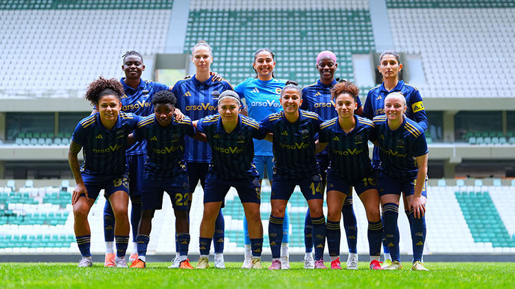 fenerbahce-arsavev-kadin-futbol-takimindan-sampiyonluk-sozleri-fenerbahcenin-hedefi-her-zaman-sampiyon-olmaktir-XRBQZOQO.jpg