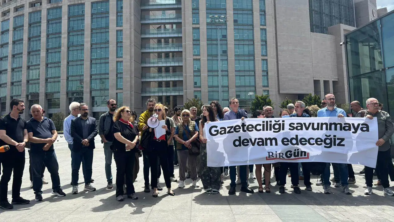 gazetecilerden-sert-tepki-sarya-topraki-hedef-gosterenler-cinayetin-suc-ortagidir-ccMD2dCh.jpg