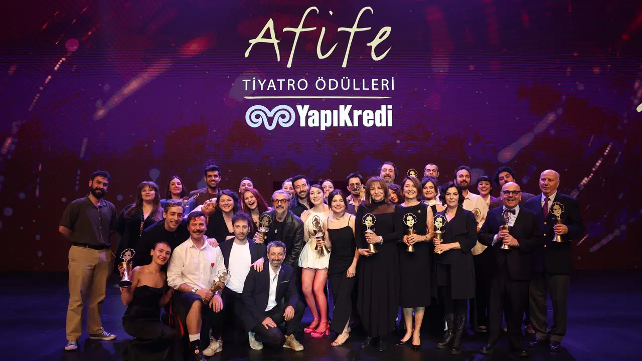 haldun-dormenin-anildigi-gecede-28-afife-tiyatro-odulleri-verildi-WRWCzNU2.jpg