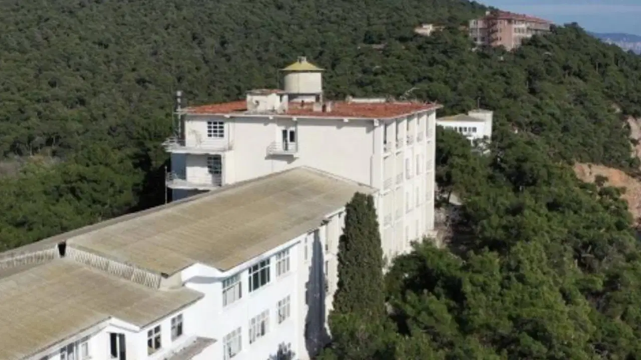 heybeliada-sanatoryumunun-diyanete-tahsisi-yeniden-gundemde-devir-sureci-basladi-cIwgTxb4.jpg