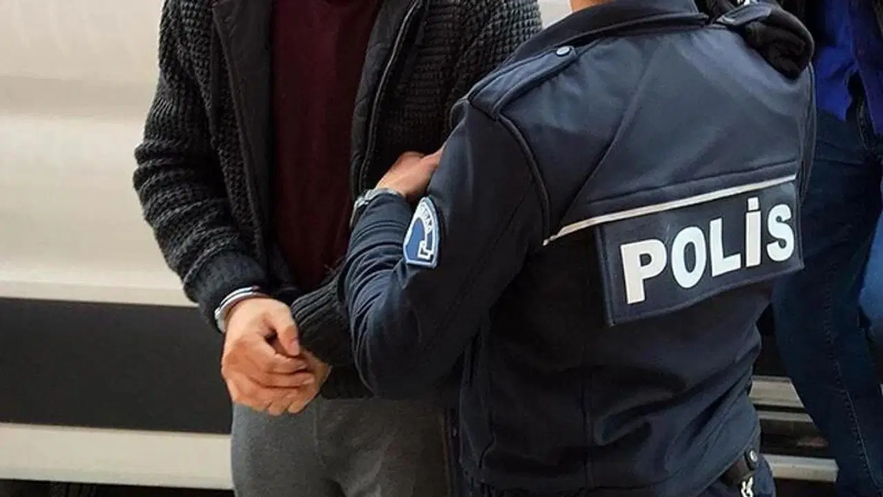 istanbulun-uc-ilcesinde-silahli-saldirilar-suc-orgutune-duzenlenen-operasyonda-13-kisi-gozaltina-alindi-n2ZWhr5A.jpg