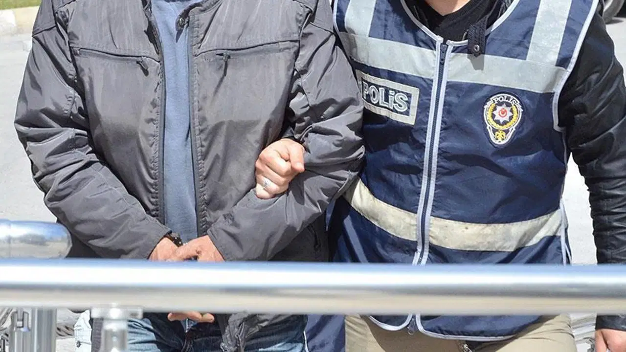 izmirde-feto-operasyonu-9-kisi-gozaltina-alindi-X5RbQWKl.jpg