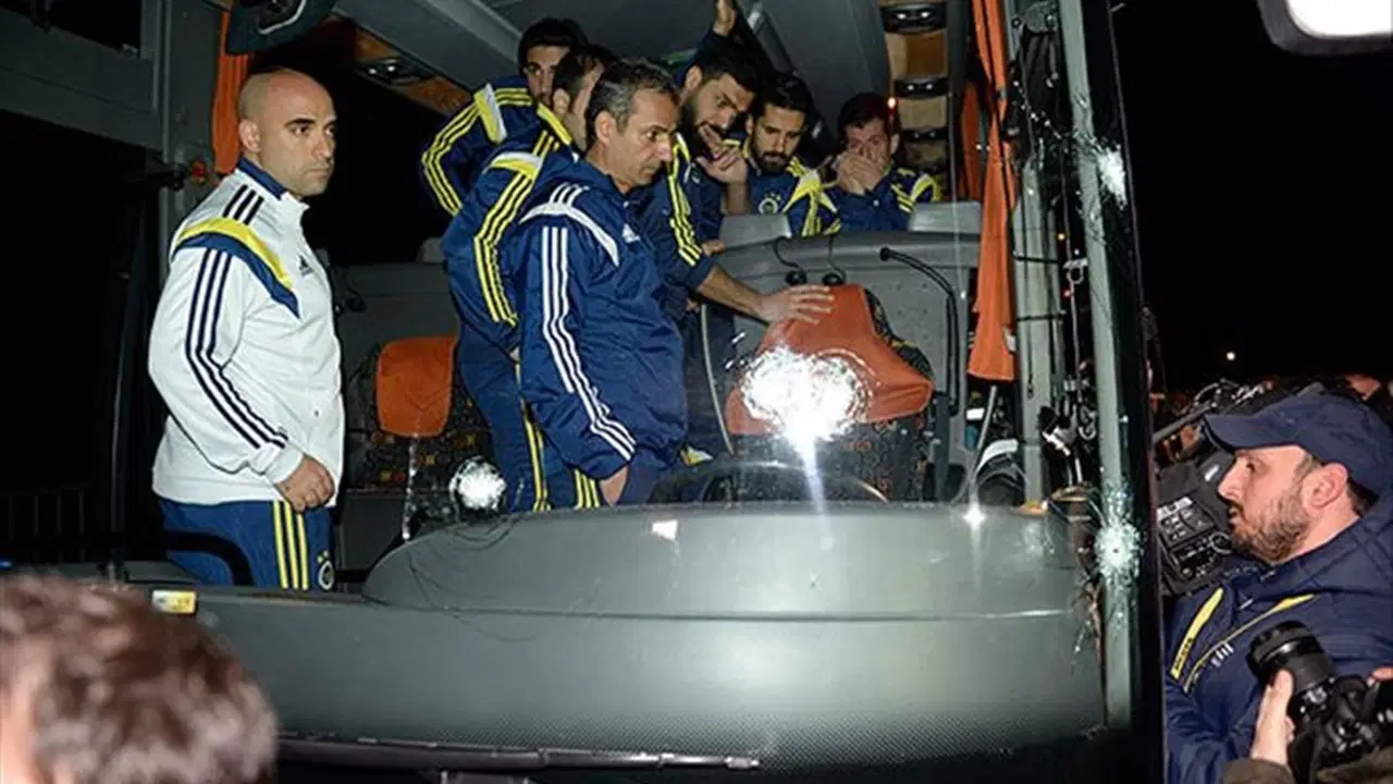 kadro-otobusu-kursunlanmisti-aymden-fenerbahcenin-basvurusu-hakkinda-karar-cikti-vKlfAJmp.jpg