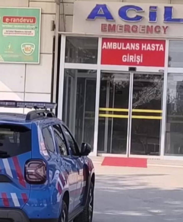 karsidan-karsiya-gecmek-isterken-otomobil-carpti-14-yasindaki-cocugun-durumu-agir-YwsYz2Oa.jpg