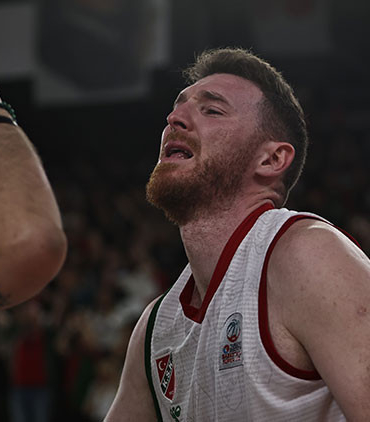karsiyaka-basketbol-son-saniyede-ligde-kaldi-ijegOnTU.jpg