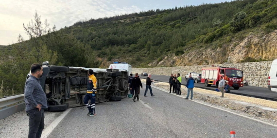 kusadasinda-otomobil-ile-minibus-carpisti-cok-sayida-yarali-var-ZYRJ1fzN.jpg