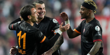 lider-galatasaray-antalyaspor-macinda-sampiyonlugunu-ilan-etmek-icin-mucadele-verecek-MPKx2Ji7.jpg