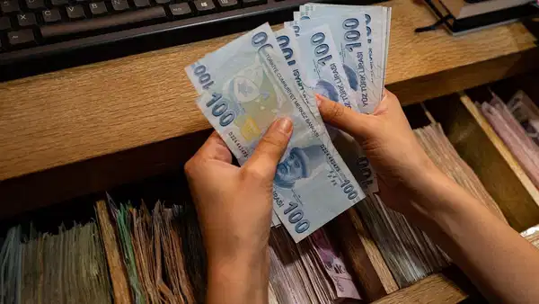 mevduat-faizi-oranlarinda-sert-yukselis-500-bin-tlnin-32-gunluk-getirisi-belli-oldu-am8RKlRK.jpg