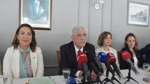 musavat-dervisoglu-izmirde-sehit-anneleriyle-bulustu-her-birinizden-destek-istiyorum-HJ8EcNpg.jpg