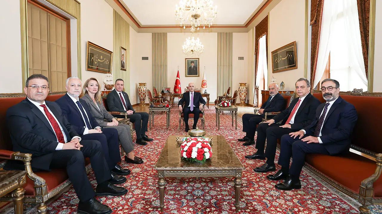 numan-kurtulmus-tbb-baskani-erinc-sagkan-ile-bir-ortaya-geldi-gundem-avukatlara-yonelik-siddet-JBru2en3.jpg