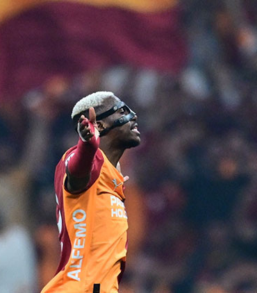 osimhen-galatasarayi-turkiyenin-zirvesine-tasidi-Qu7vHmeK.jpg