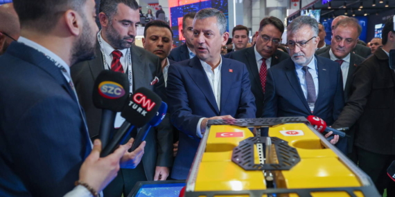 ozgur-ozel-saha-2026-fuarini-ziyaret-etti-K7dYQ8Ma.jpg