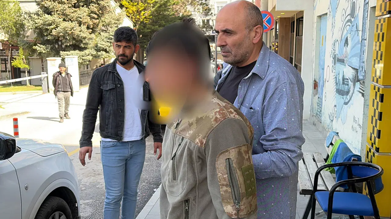 park-halindeki-taksiyi-caldi-tur-atip-mazotunu-doldurup-getirecektim-dedi-5mSlm1rT.jpg