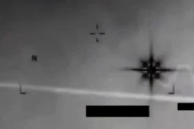 pentagon-gizli-ufo-goruntulerini-yayimladi-sekizgen-cisim-gokyuzunde-inanilmaz-hizla-hareket-etti-dr783Ieb.webp