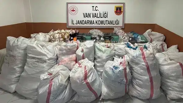 piyasa-degeri-21-milyon-lira-gumruk-kacagi-malzeme-ele-gecirildi-SsYB9HhX.jpg