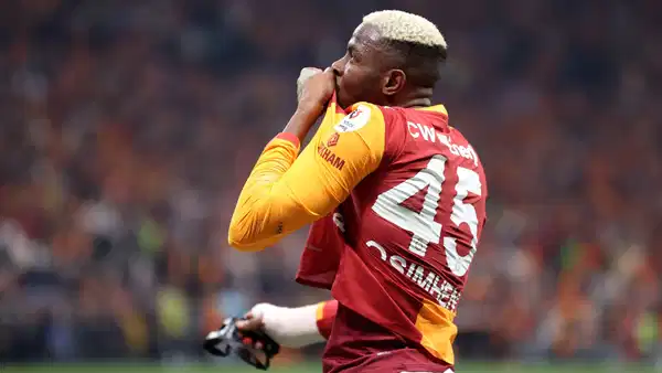 psgden-victor-osimhen-icin-dev-teklif-galatasaraydan-yanit-gecikmedi-lmqIhqua.jpg