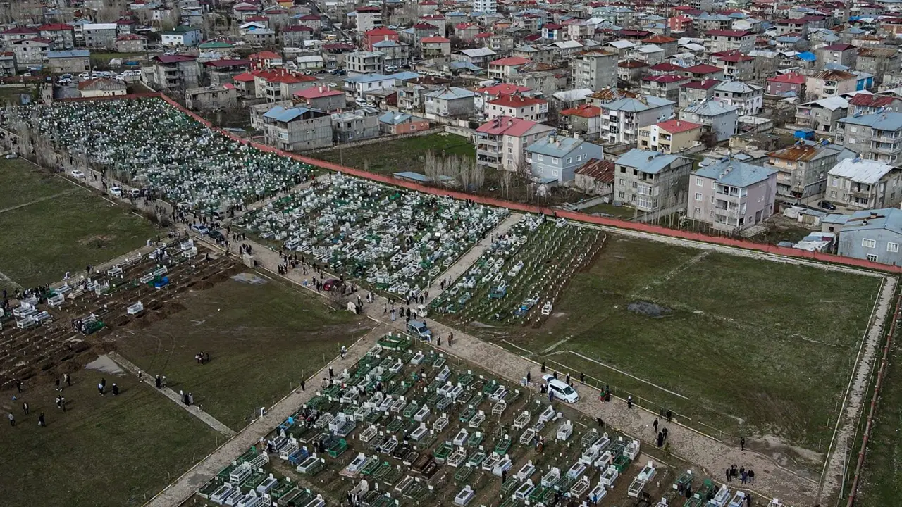 sinir-hafizasi-vanda-aciliyor-olumle-yasam-arasinda-kalan-izlerin-pesinde-bwacVRHq.jpg