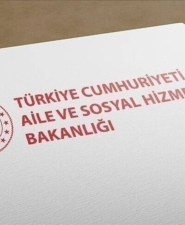sosyal-hizmetlerde-gorevli-psikolog-bicakli-saldiriya-ugradi-sendikalar-tepki-gosterdi-siyasi-sorumluluk-tartismasizdir-aZVyXSH1.jpg