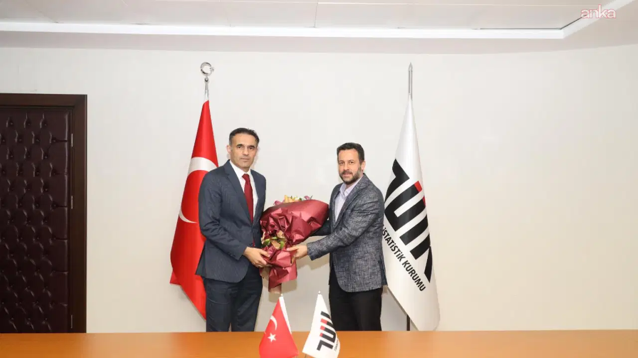 tuikte-sandalyesiz-devir-teslim-toreni-mehmet-arabaci-gorevi-devraldi-jfgjsxk6.jpg