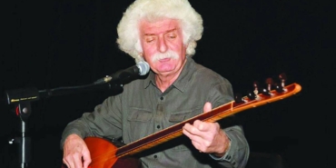 usta-sanatci-sadik-gurbuz-50nci-sanat-yilini-konserlerle-kutluyor-ask-arbede-gurbet-qI8r2jF7.jpg